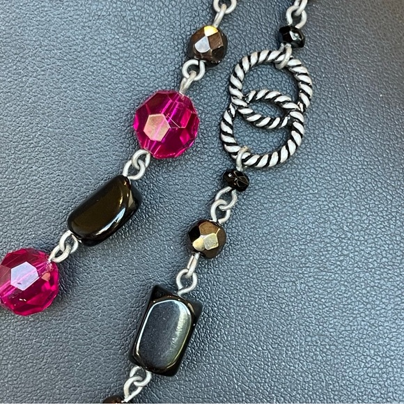 Lia Sophia Raspberry Splash Hot Pink & Black Acrylic Beads 36” Length Adjustable - Picture 2 of 4